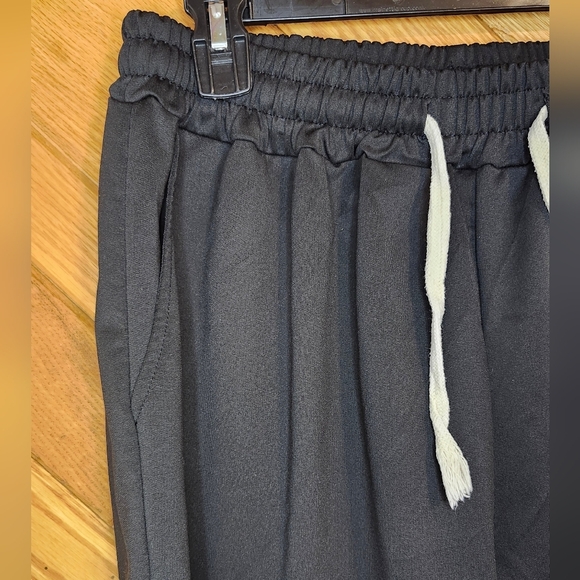 Hagrid's Pumpkin Farm Large Black Harry Potter Joggers with White Drawstring - Picture 2 of 8